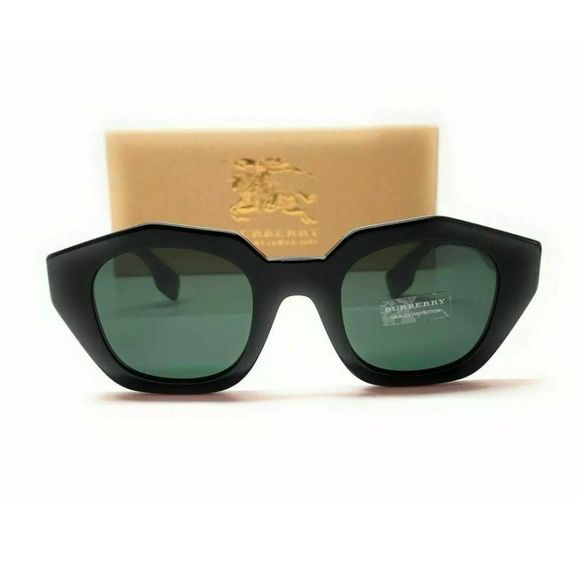 Burberry Women\'s Black and Green Sunglasses!